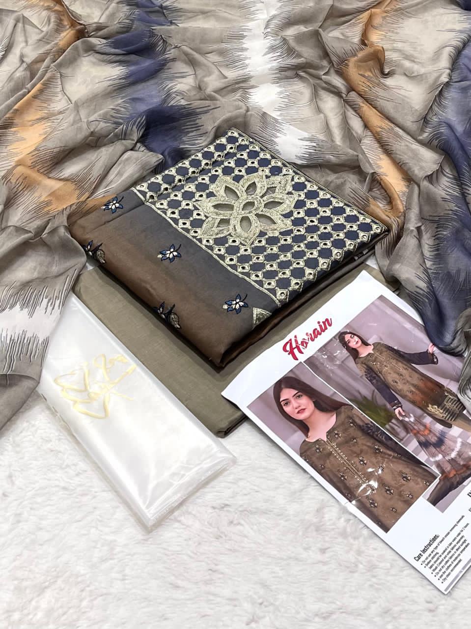 DAWOOD GEE BY HORAIN  Premium Digital Printed Unstitched 3 Piece Lawn Suit – ZeenatWear360