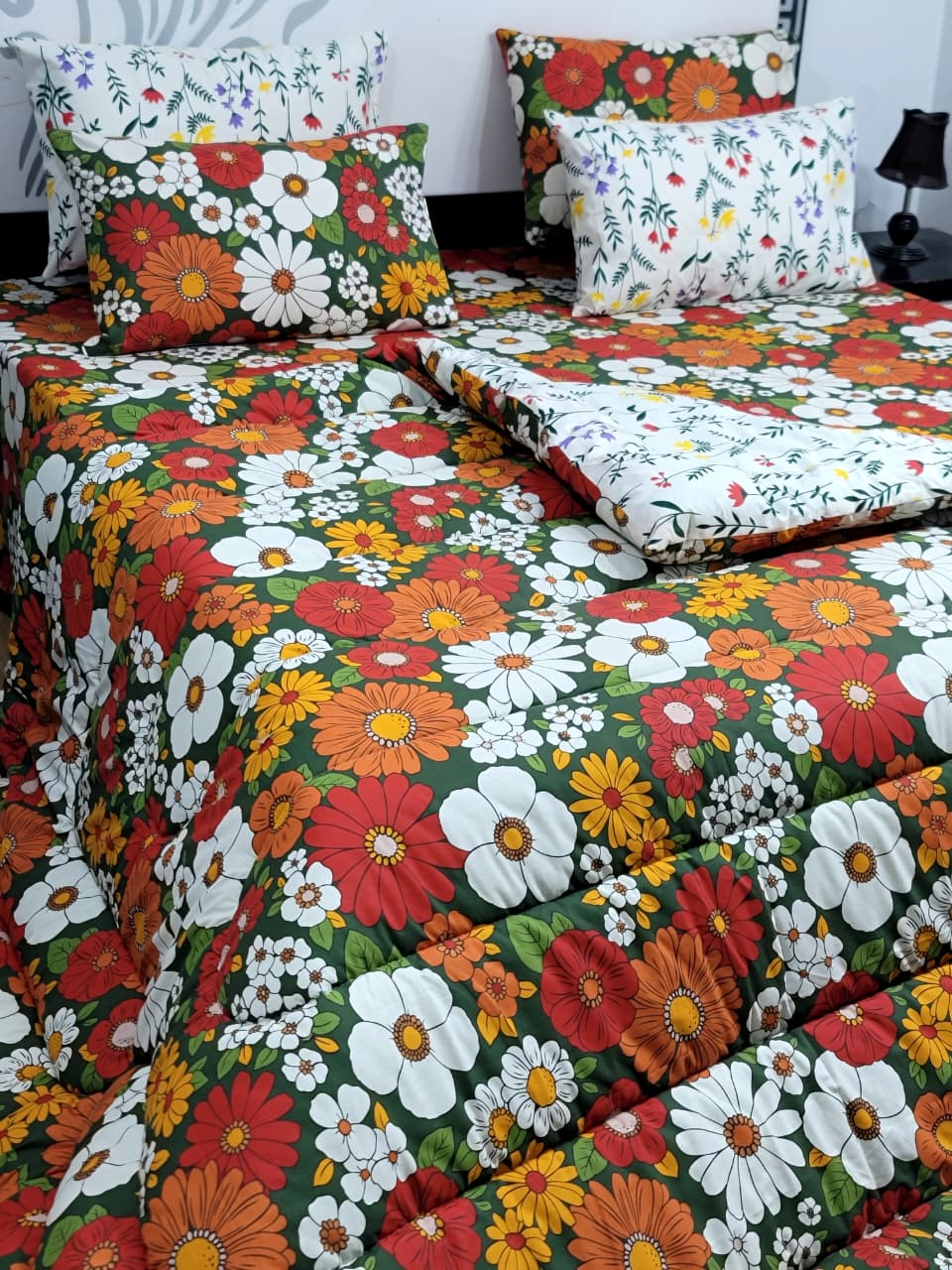 Pure Cotton Bedsheet + Vicky razai Set 7pcs