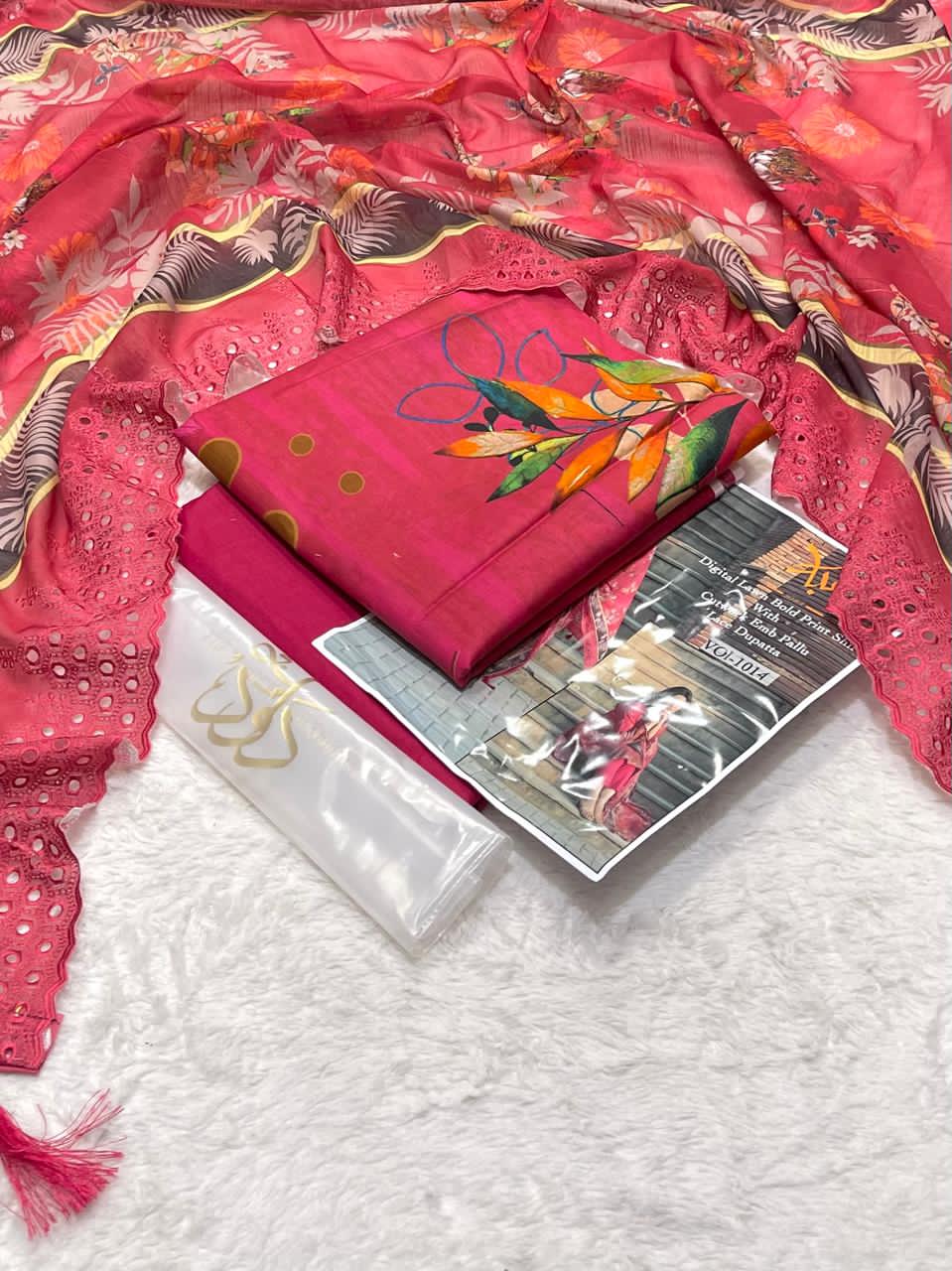 DAWOOD GEE BY HORAIN  Premium Digital Printed Unstitched 3 Piece Lawn Suit – ZeenatWear360  