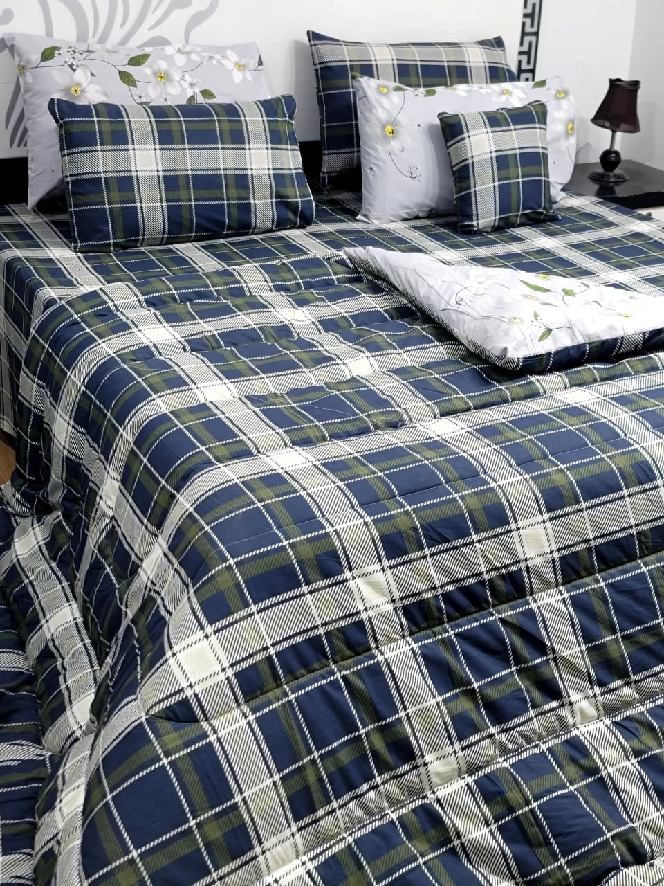 Pure Cotton Bedsheet + Vicky razai Set 7pcs