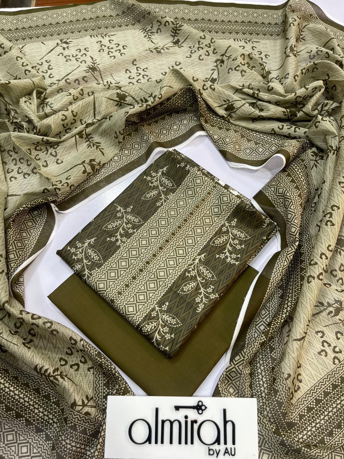 AlMIRAH Latest Collection 2026 Unstitched Lawn 3 Piece – ZeenatWear360